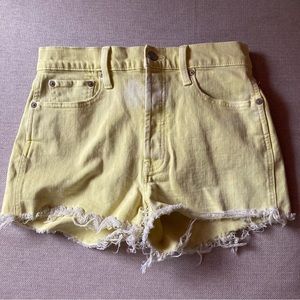 3 for 75$ Gap Distressed Cheeky Denim Shorts, Yellow, Size 28